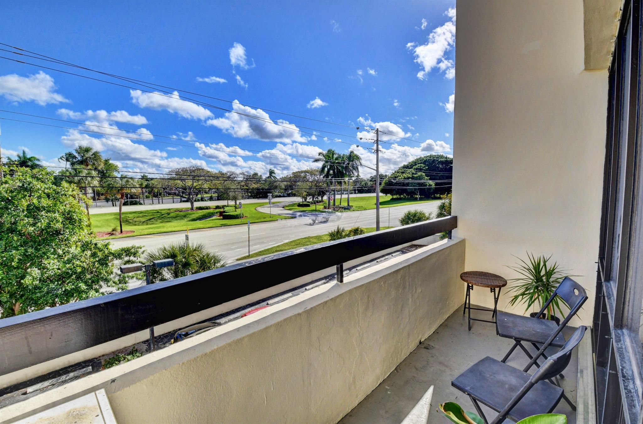 1401 S Federal Highway 215