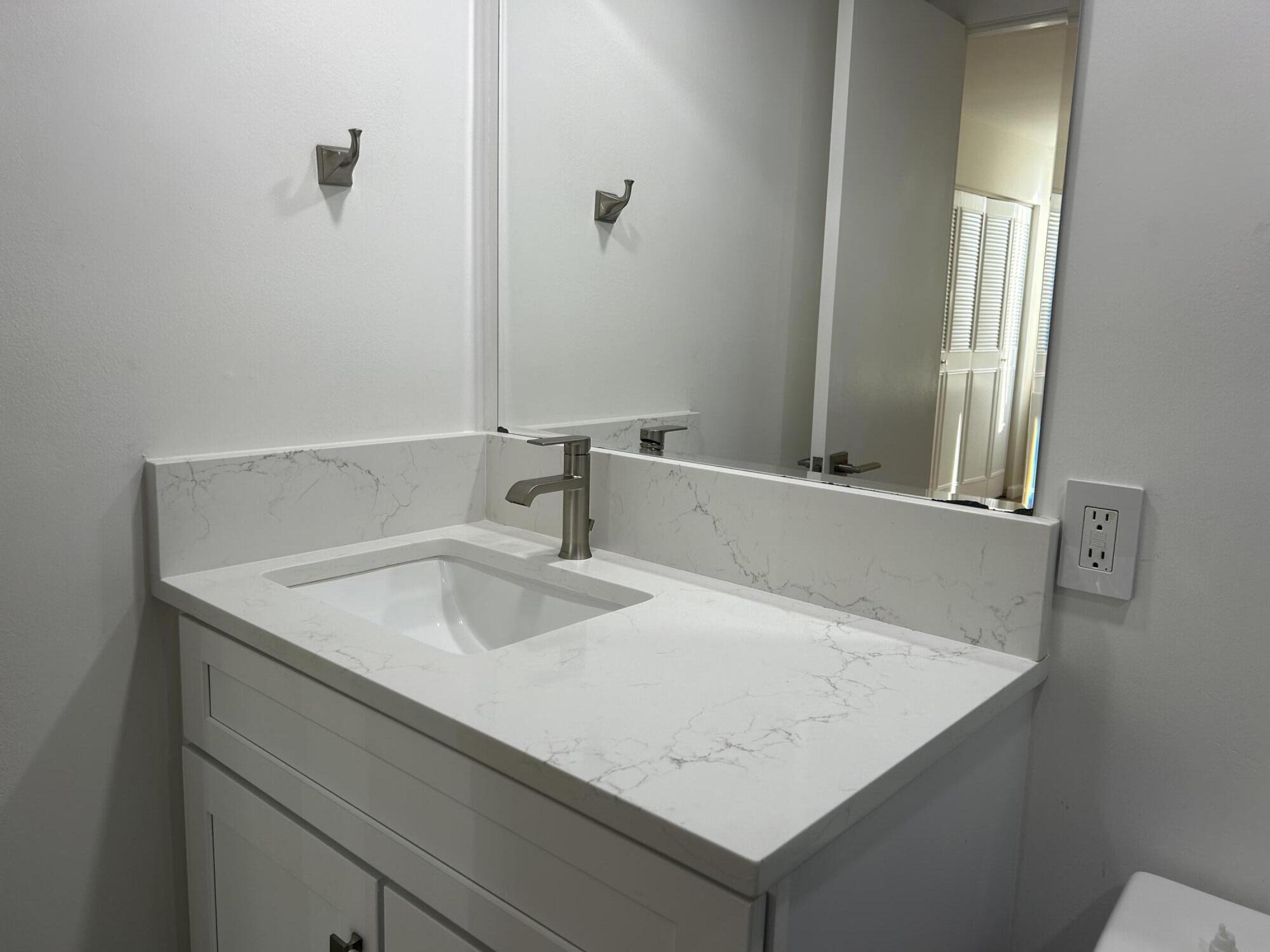 1401 S Federal Highway 215