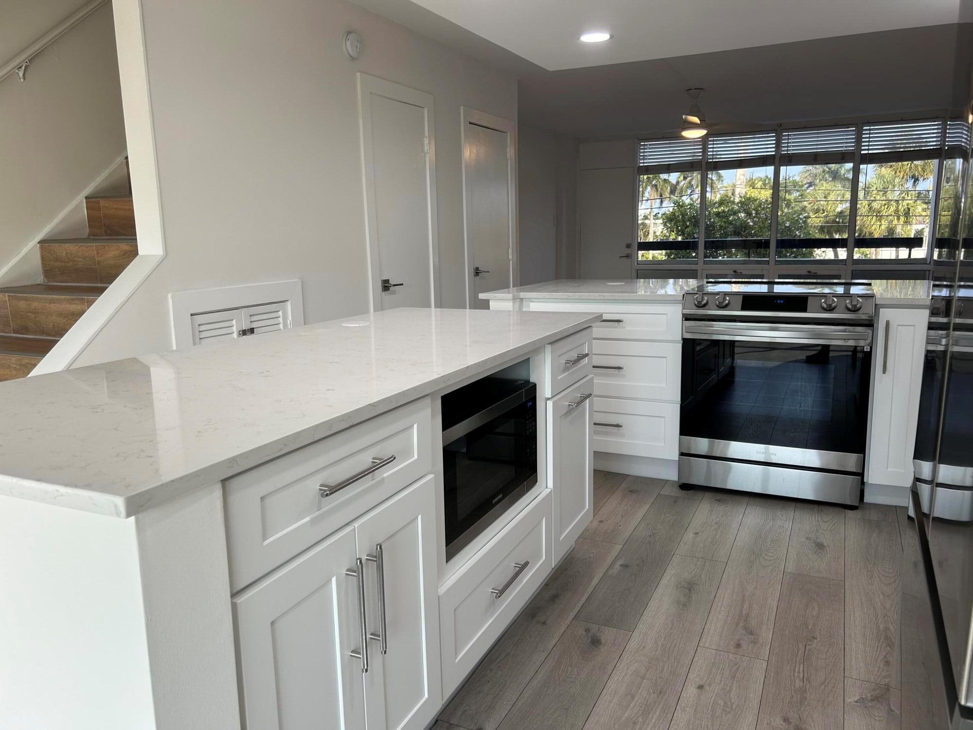 1401 S Federal Highway 215