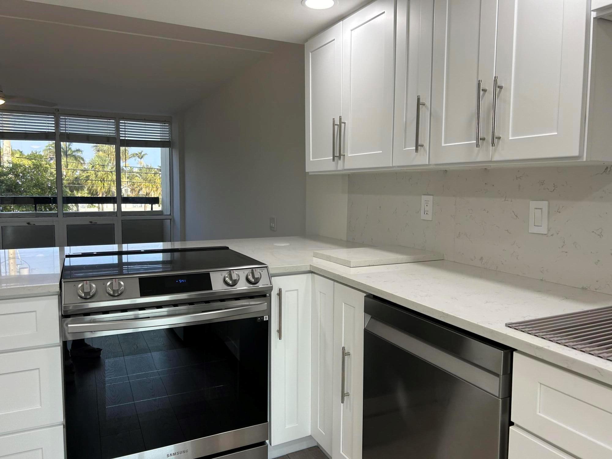 1401 S Federal Highway 215