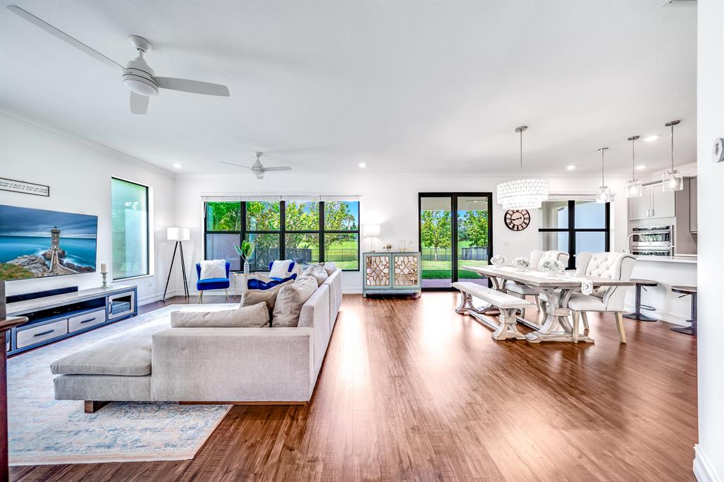 8307 Grand Prix Lane