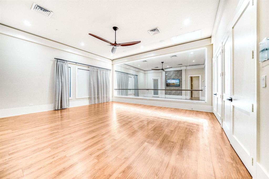 8307 Grand Prix Lane