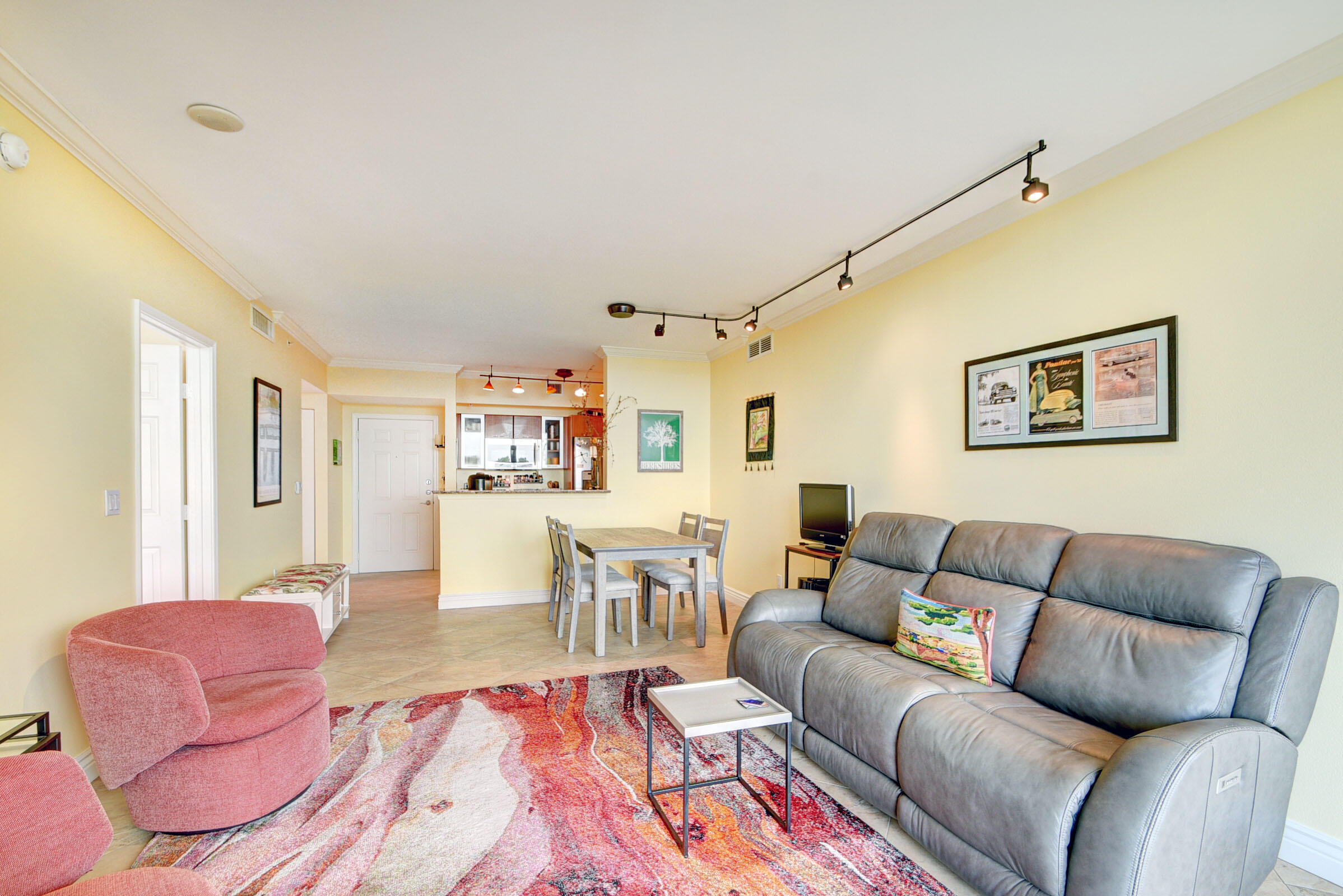 700 E Boulevard 506