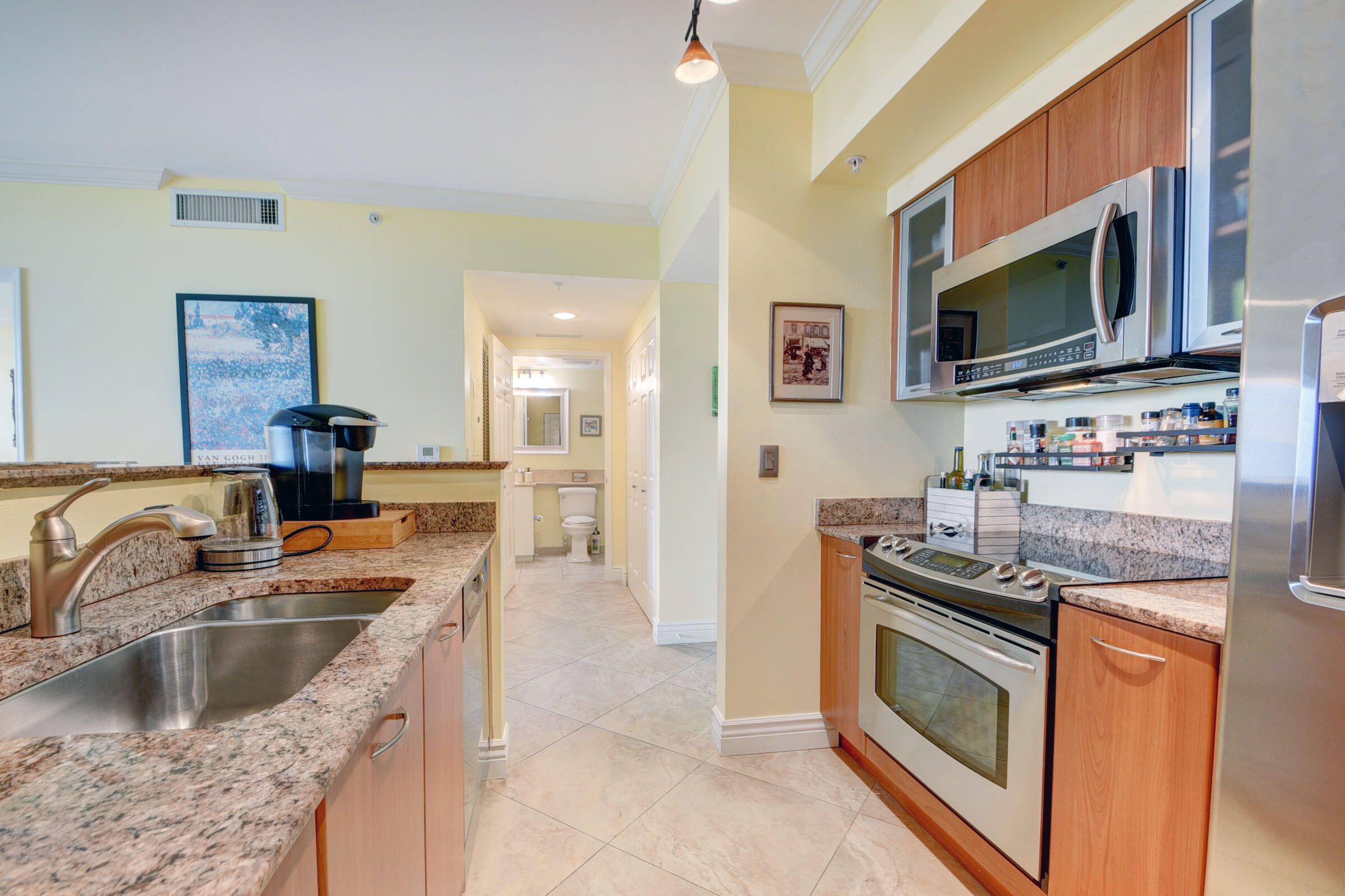 700 E Boulevard 506