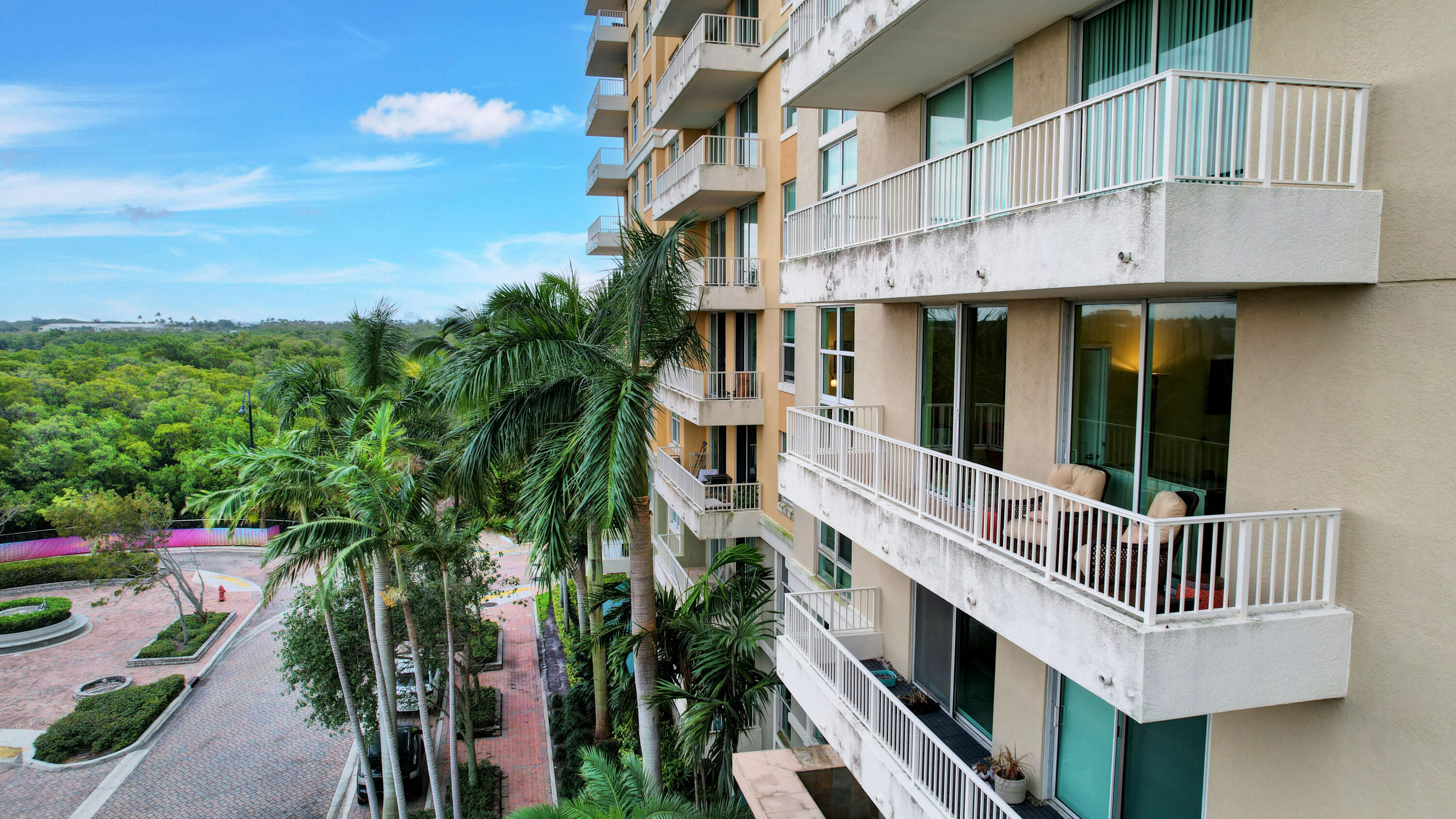 700 E Boulevard 506