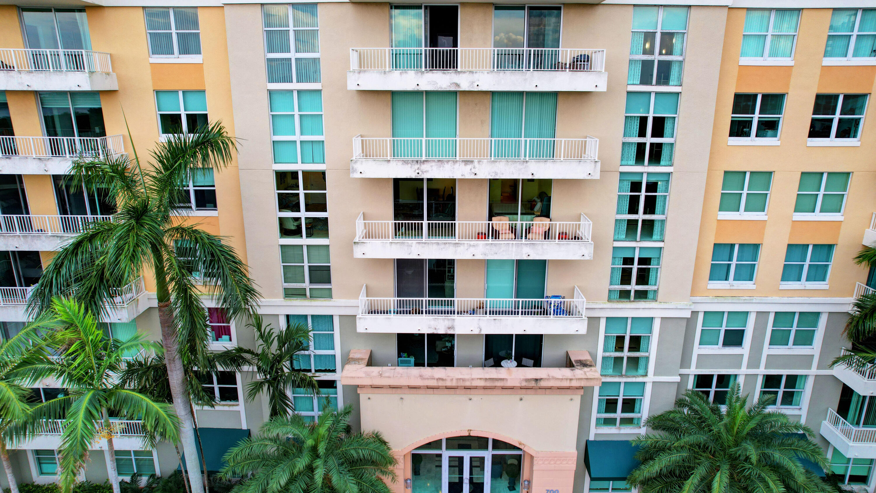 700 E Boulevard 506
