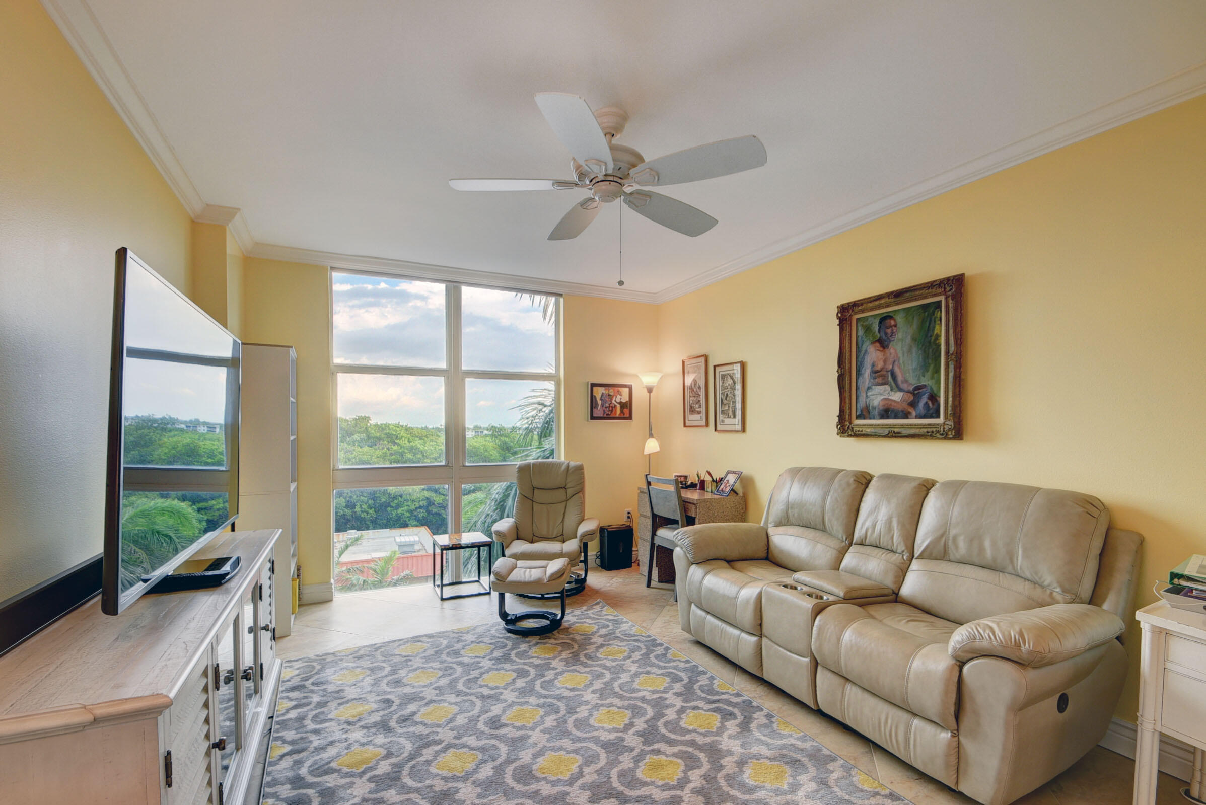 700 E Boulevard 506