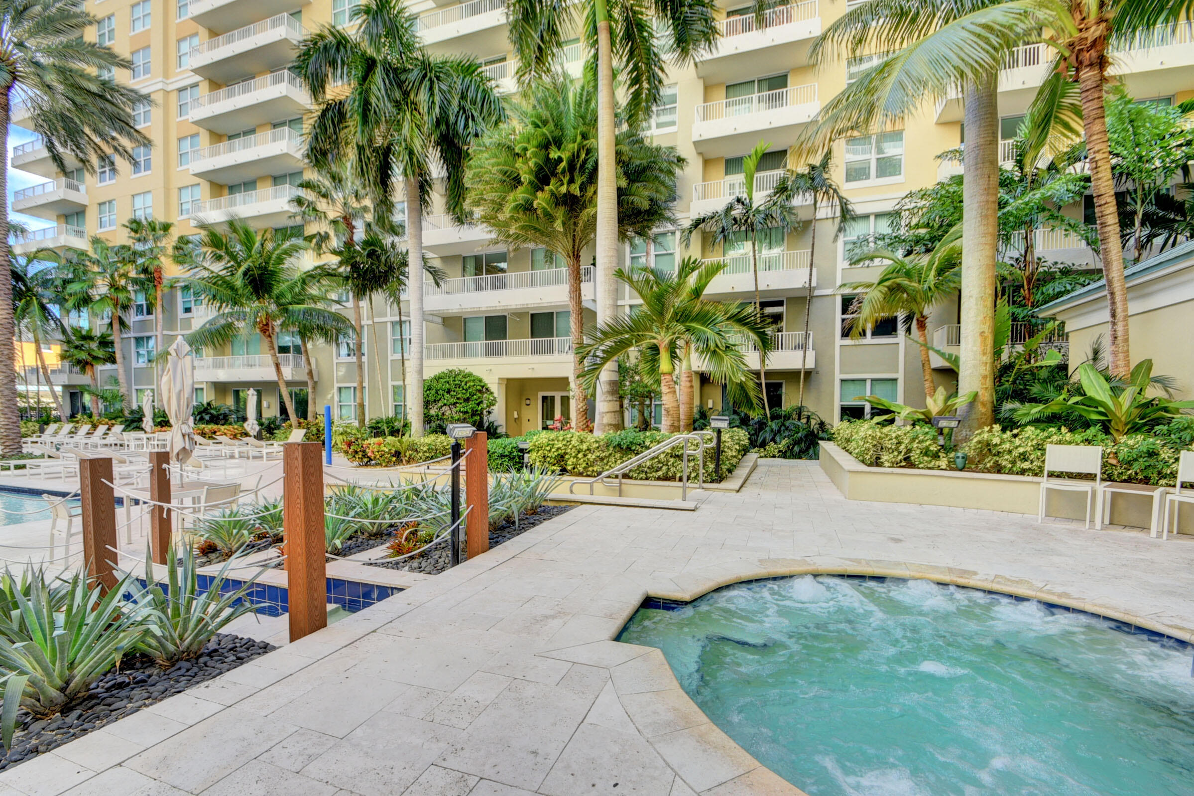 700 E Boulevard 506