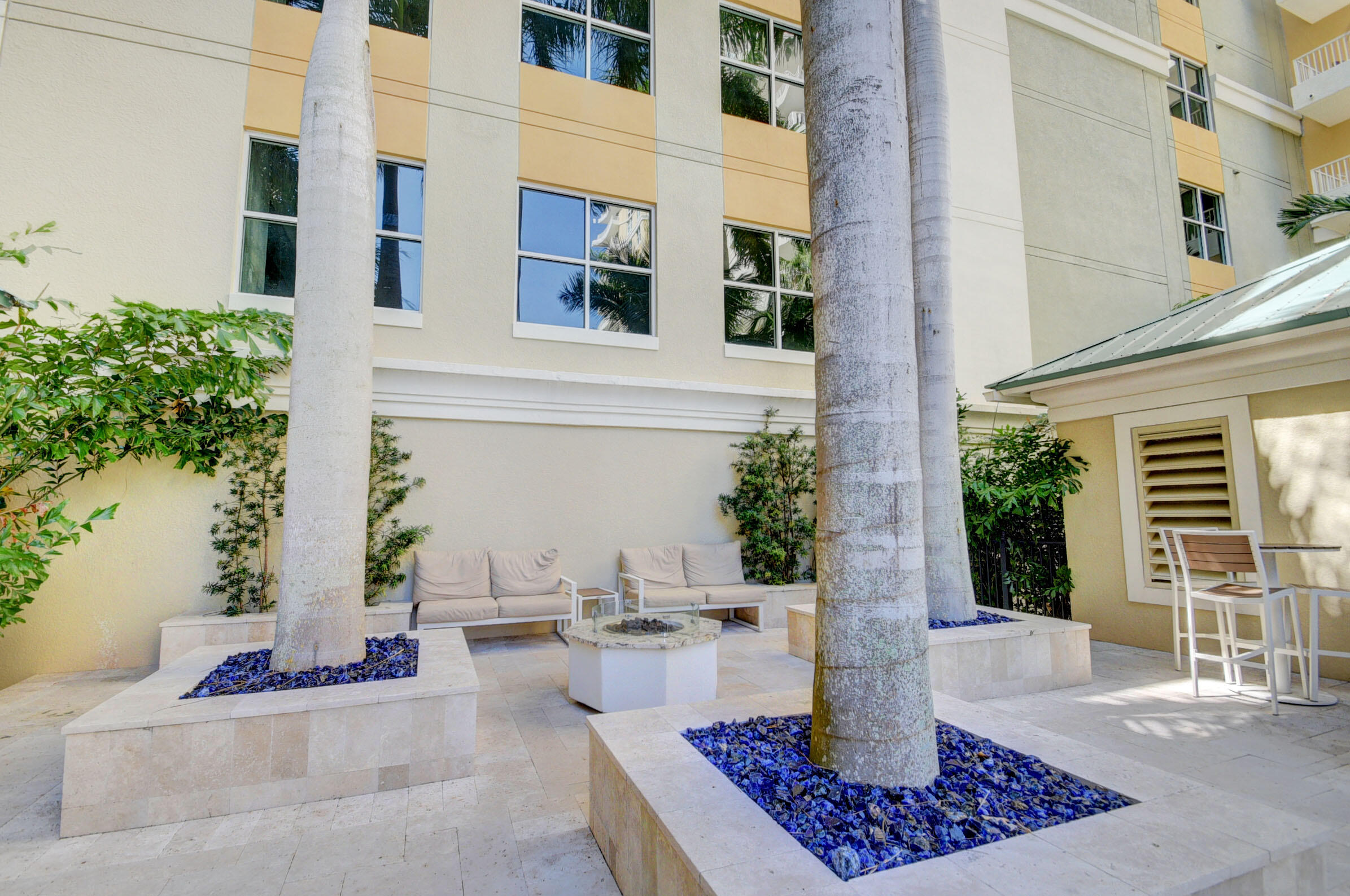 700 E Boulevard 506