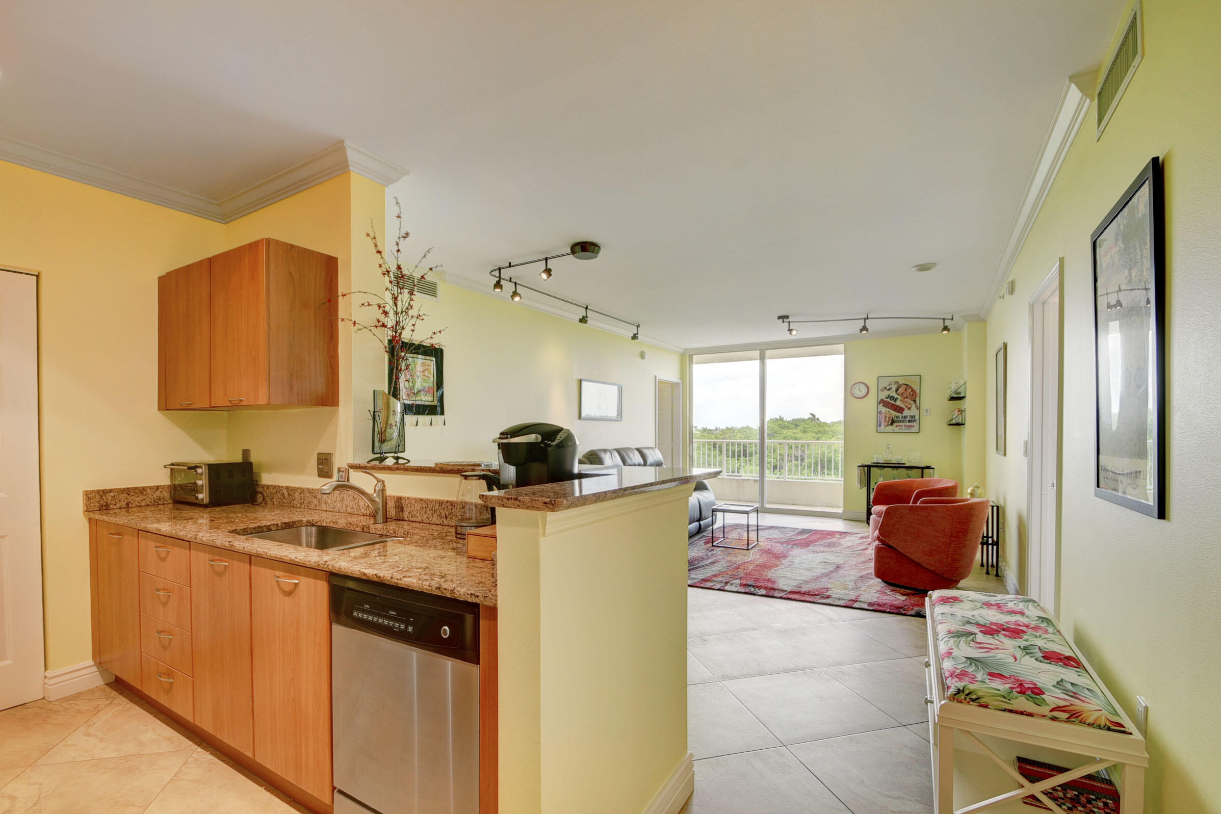 700 E Boulevard 506