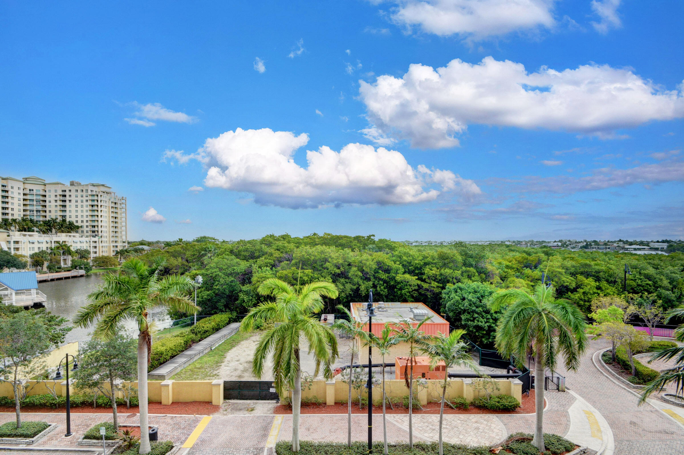 700 E Boulevard 506