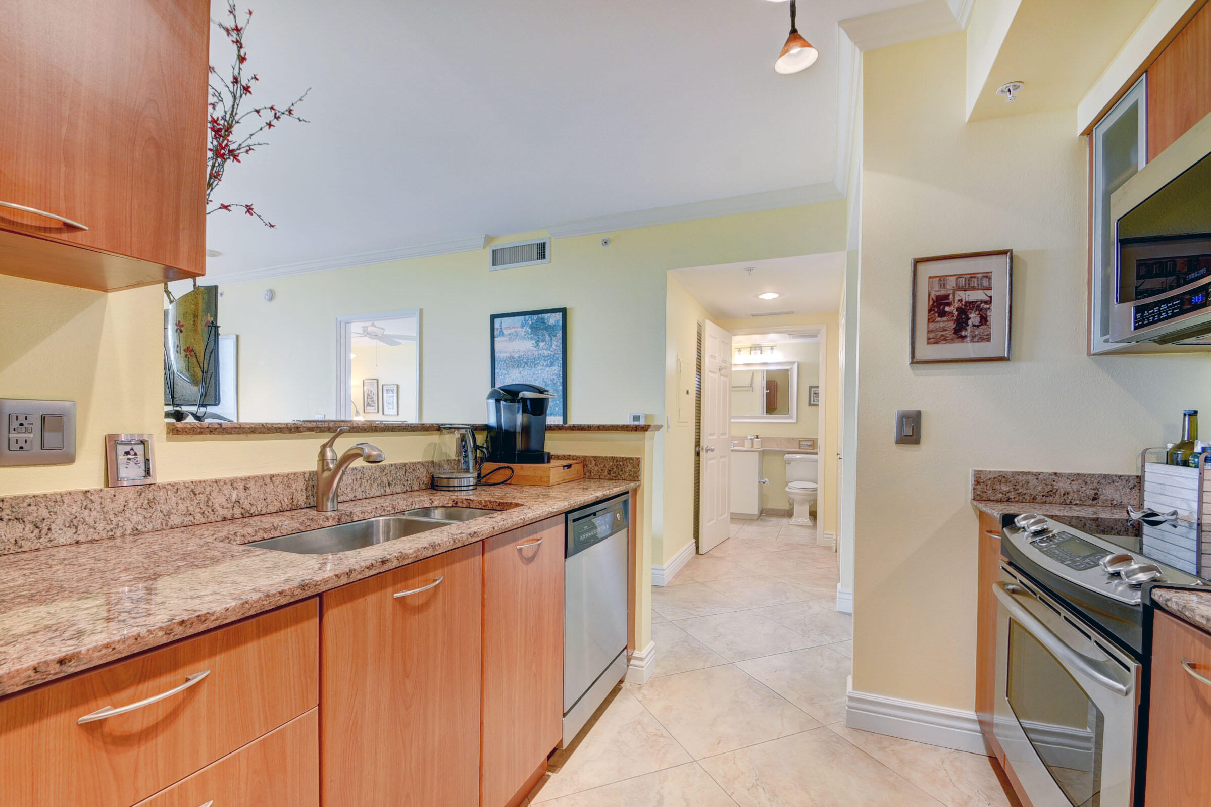700 E Boulevard 506
