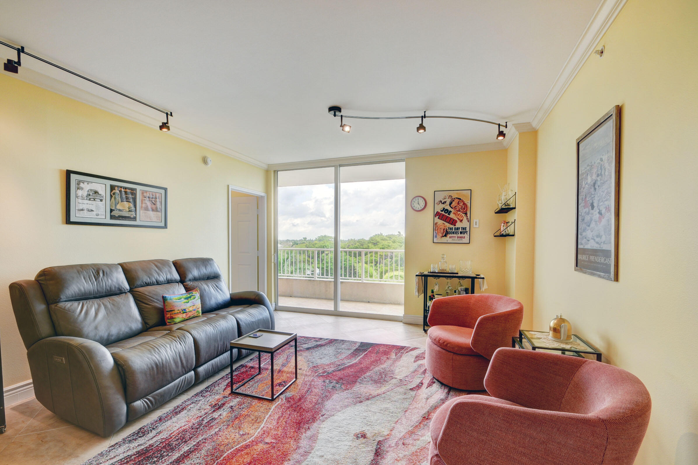 700 E Boulevard 506