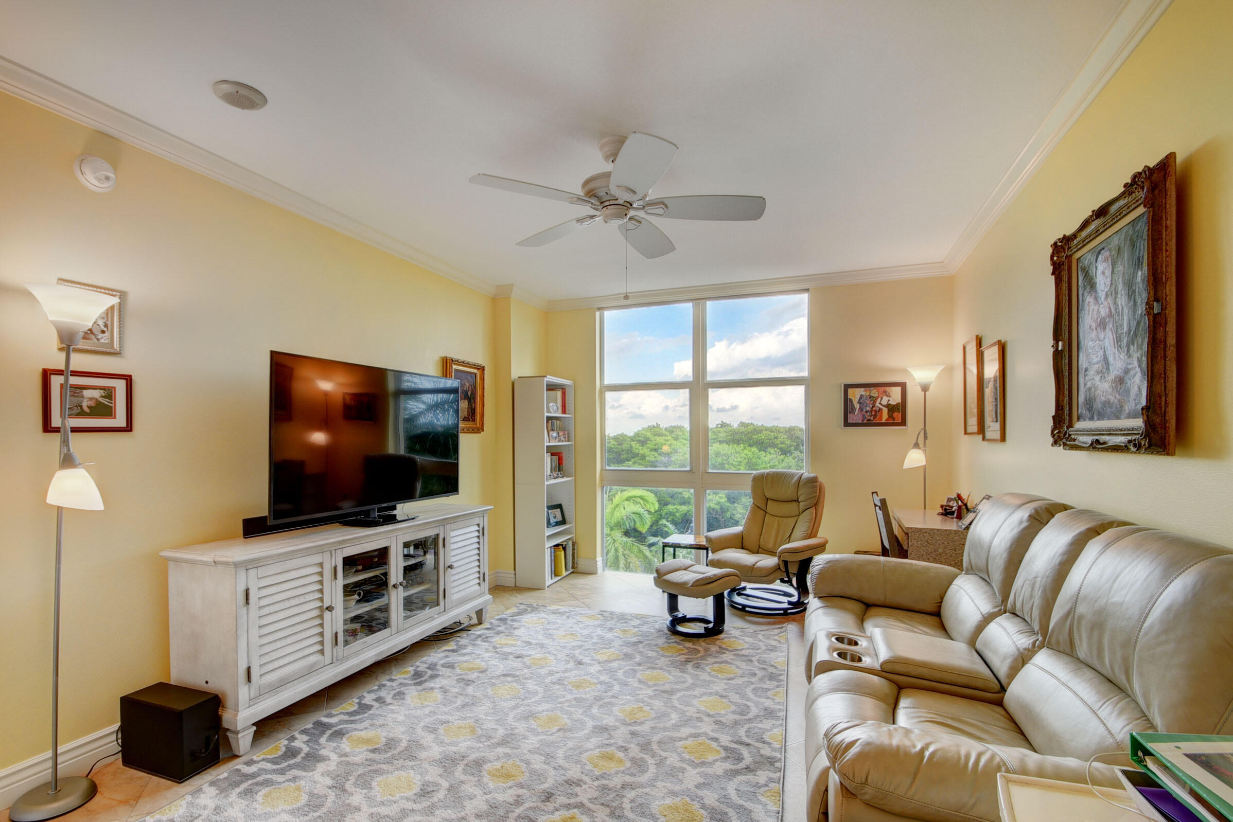 700 E Boulevard 506