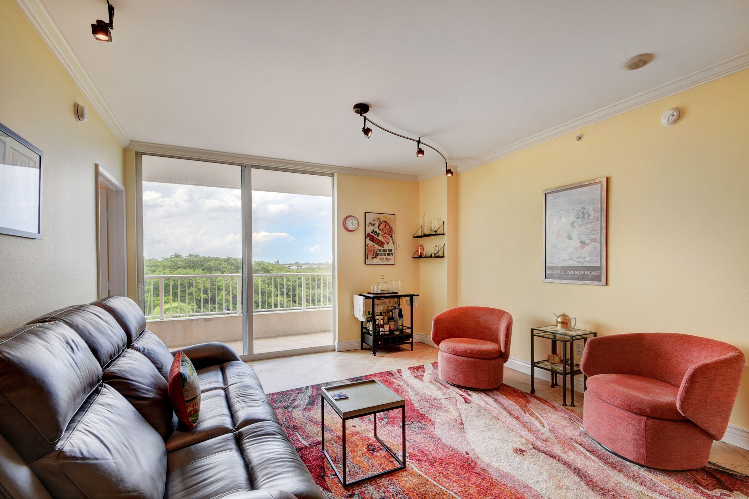 700 E Boulevard 506