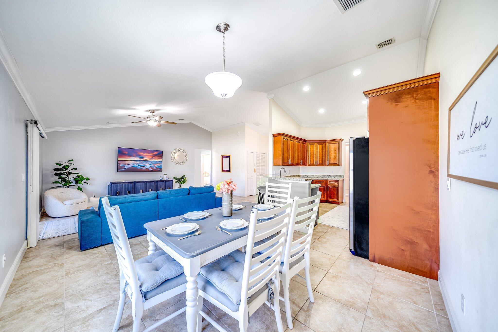 3067 SW Segovia Street