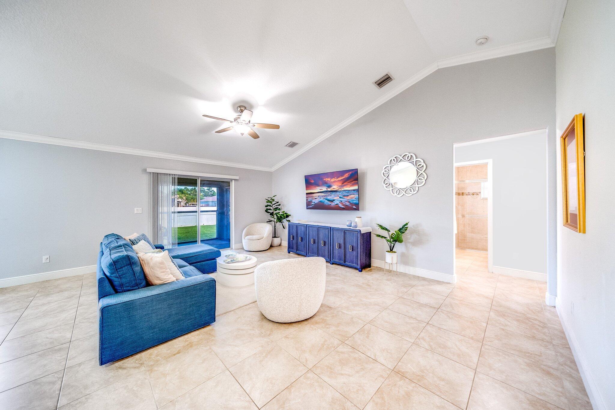 3067 SW Segovia Street