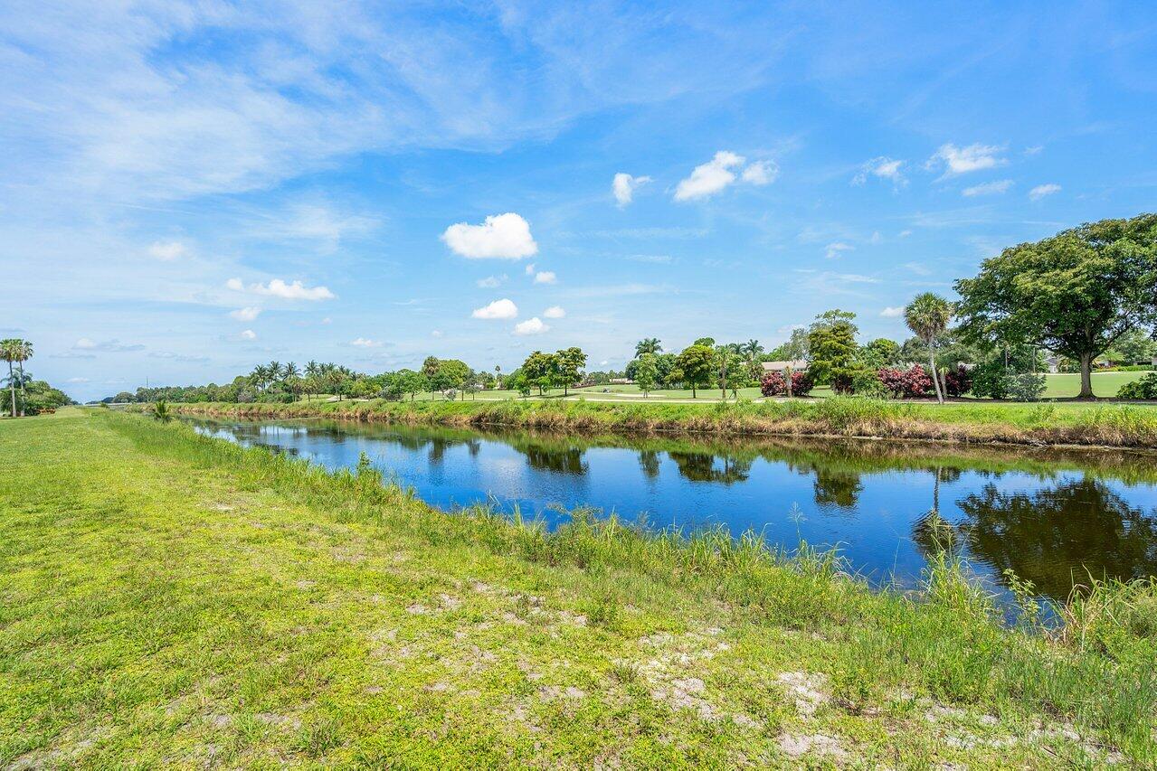 4180 Bocaire Boulevard