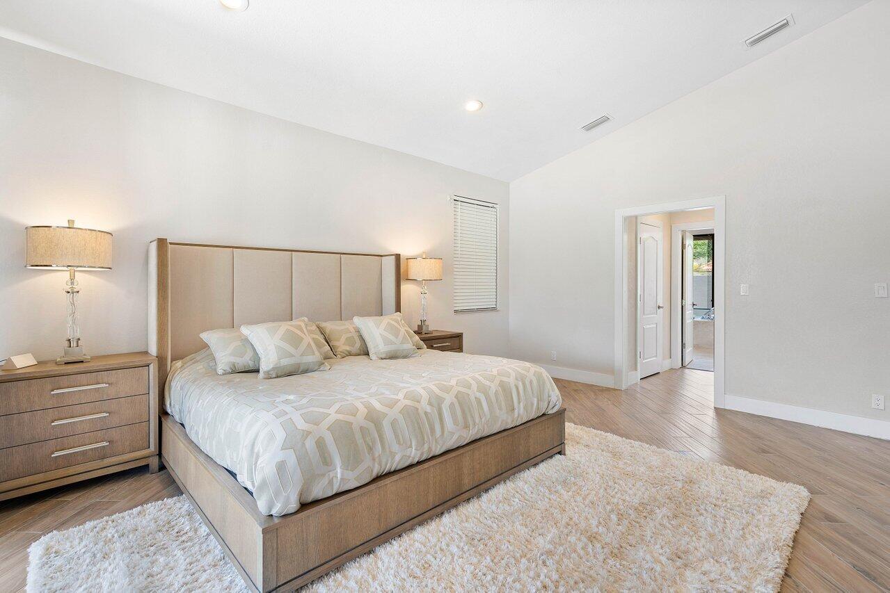 4180 Bocaire Boulevard