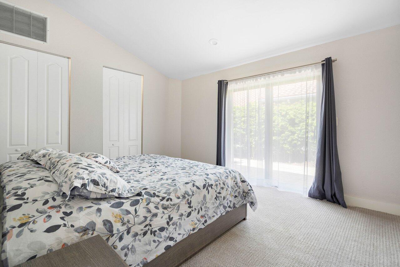 4180 Bocaire Boulevard