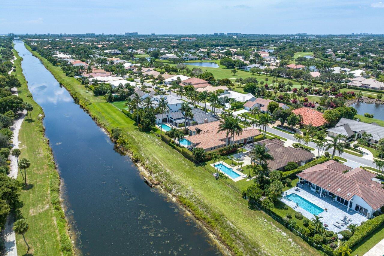 4180 Bocaire Boulevard