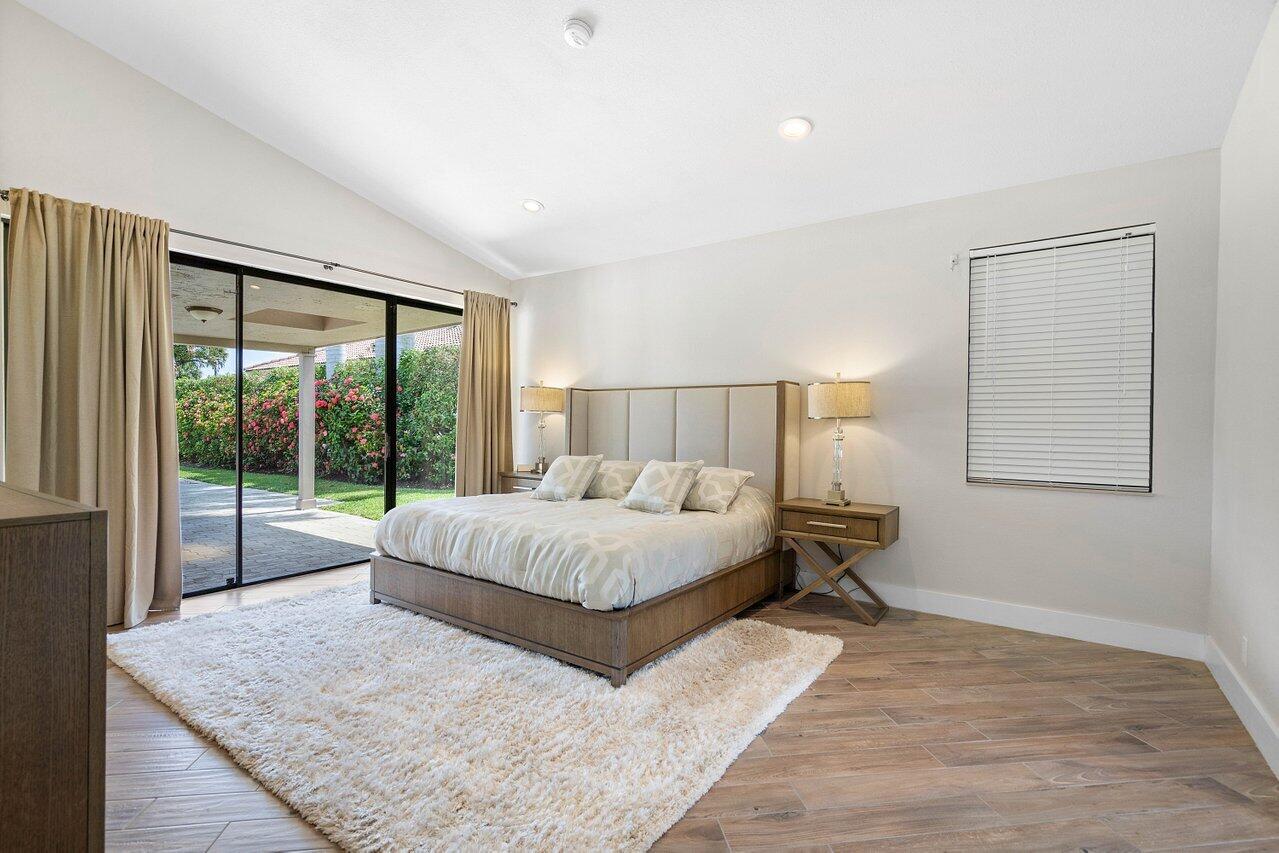 4180 Bocaire Boulevard