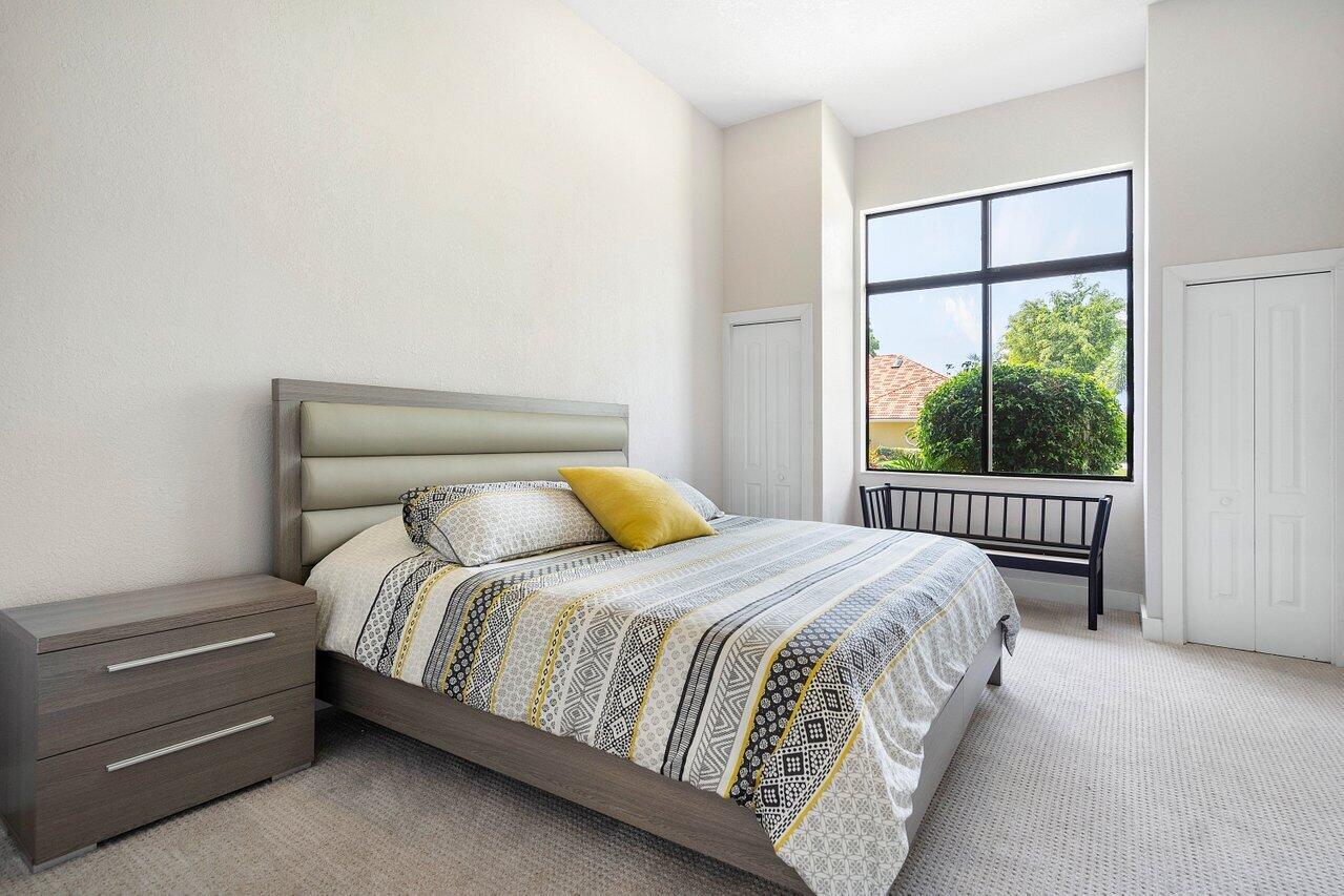 4180 Bocaire Boulevard