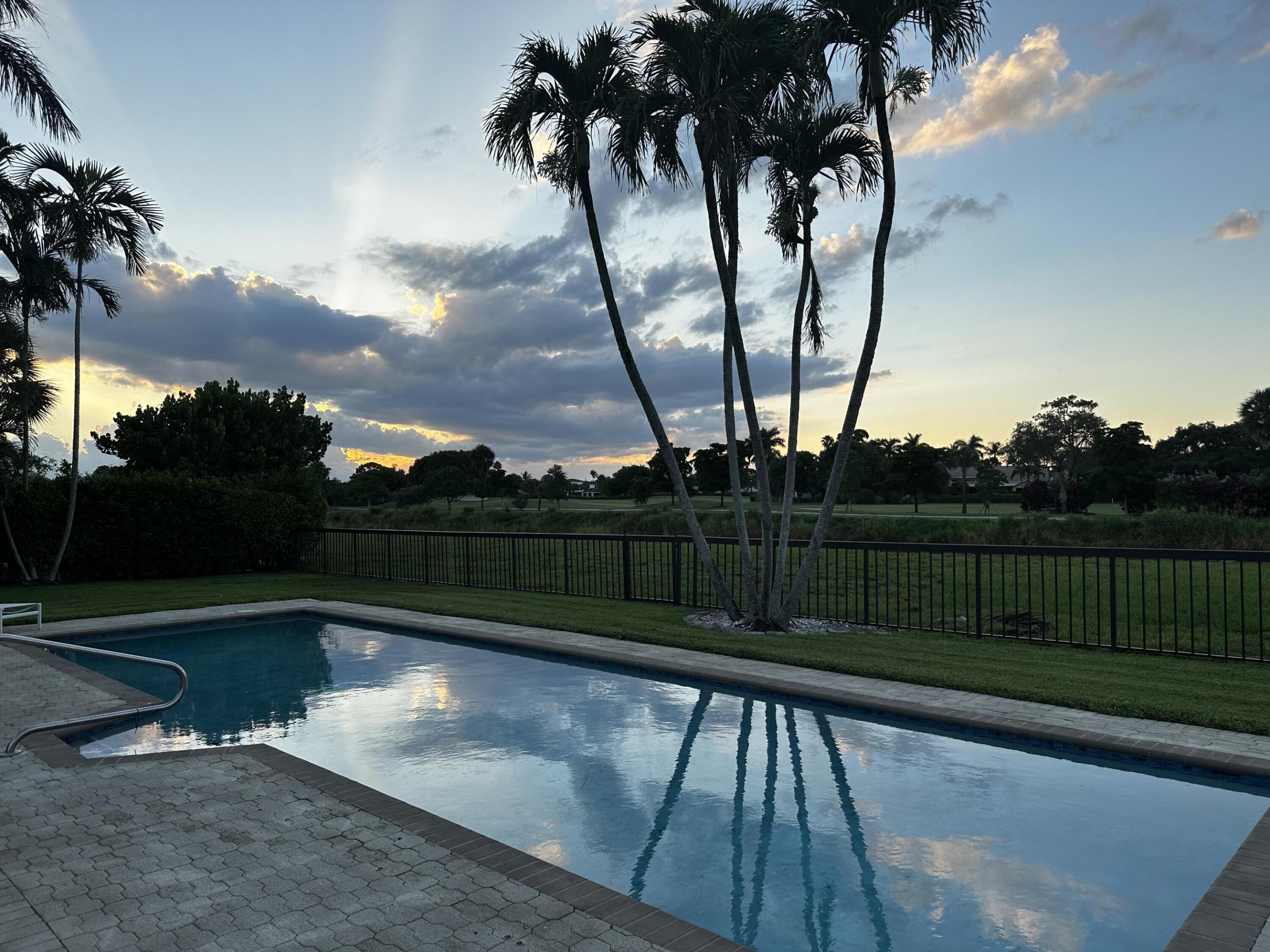 4180 Bocaire Boulevard