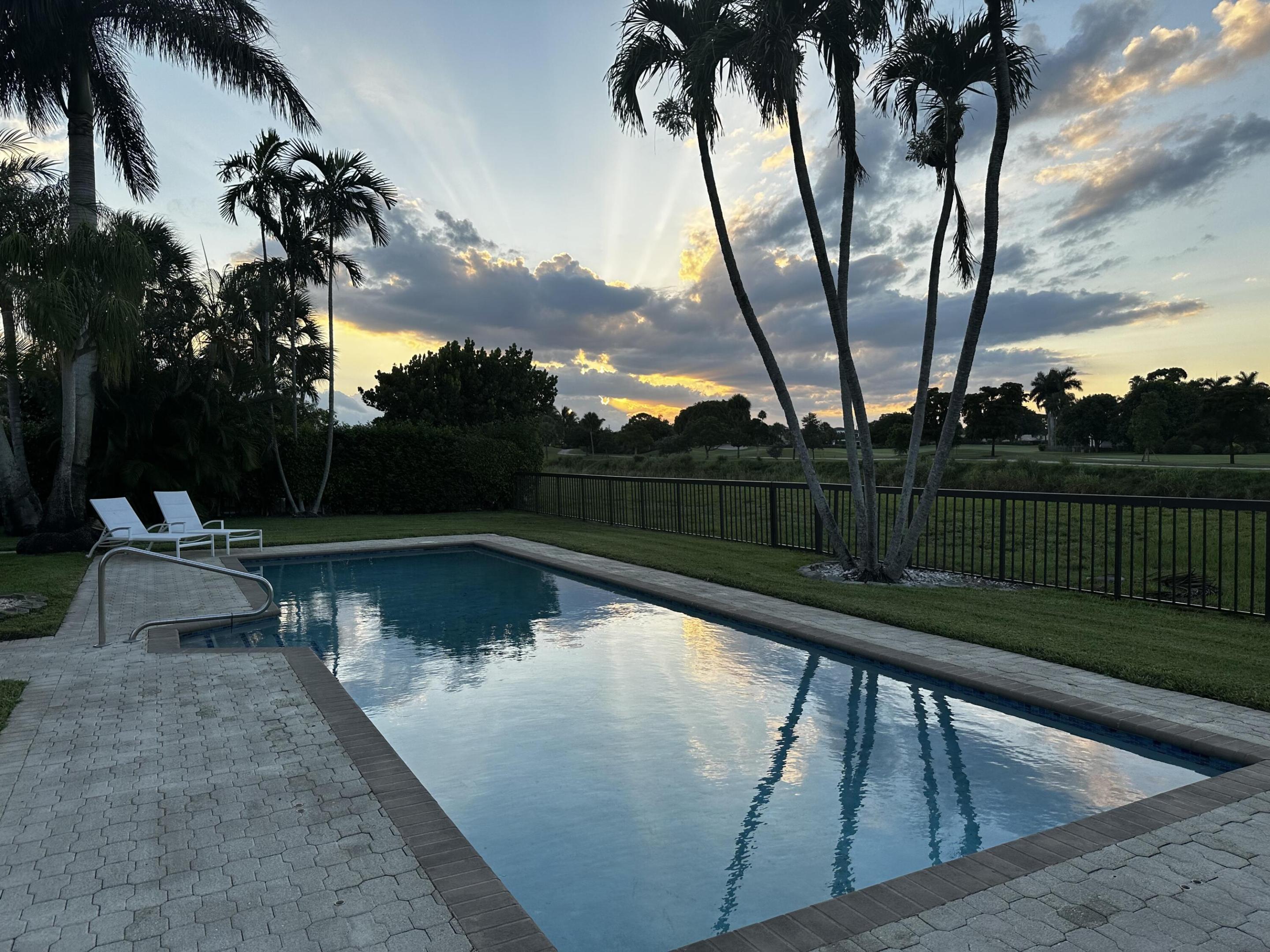 4180 Bocaire Boulevard