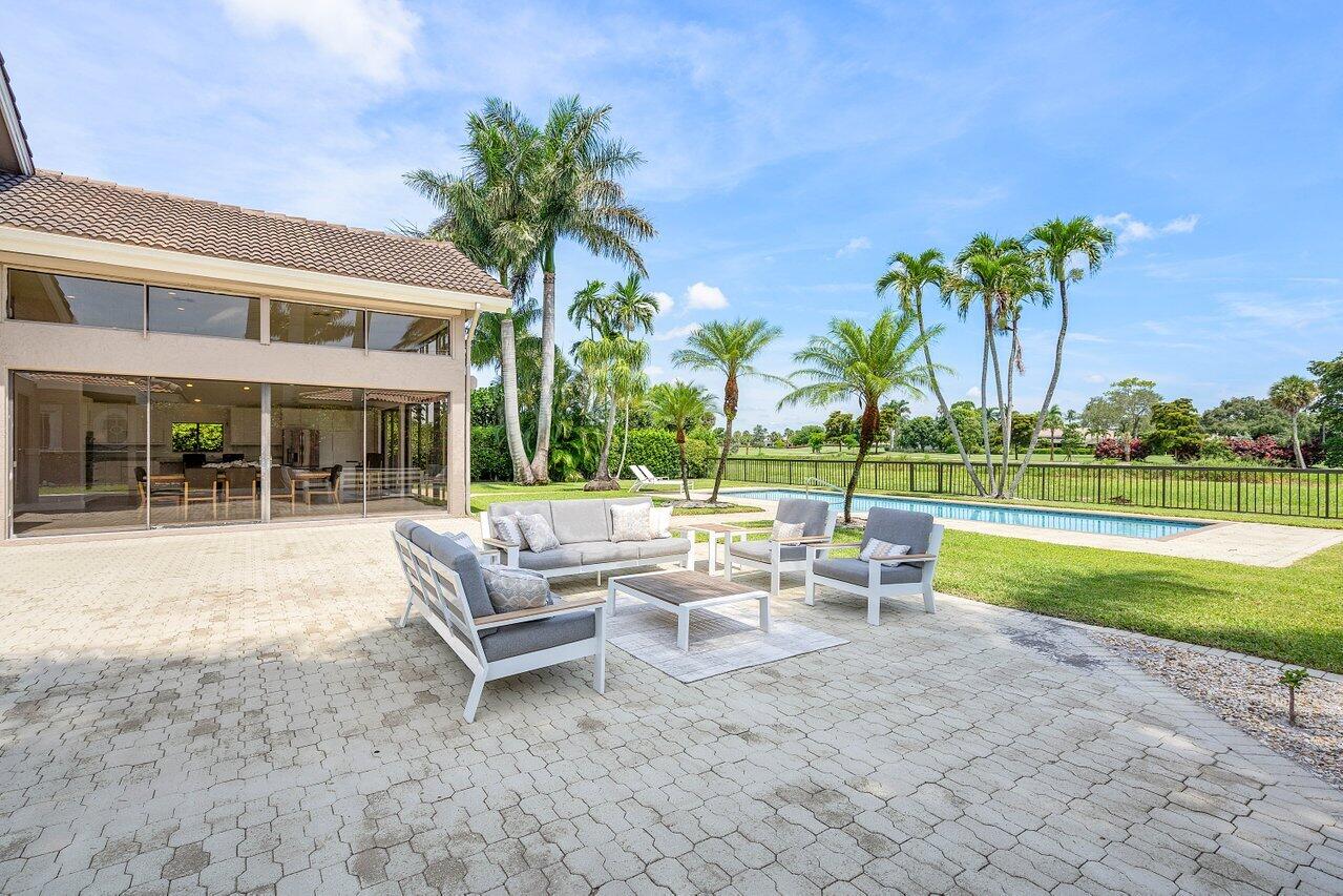 4180 Bocaire Boulevard