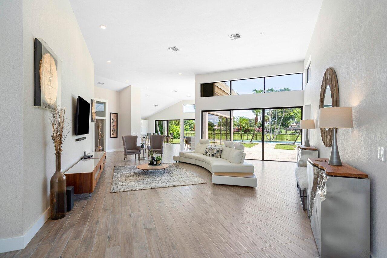 4180 Bocaire Boulevard