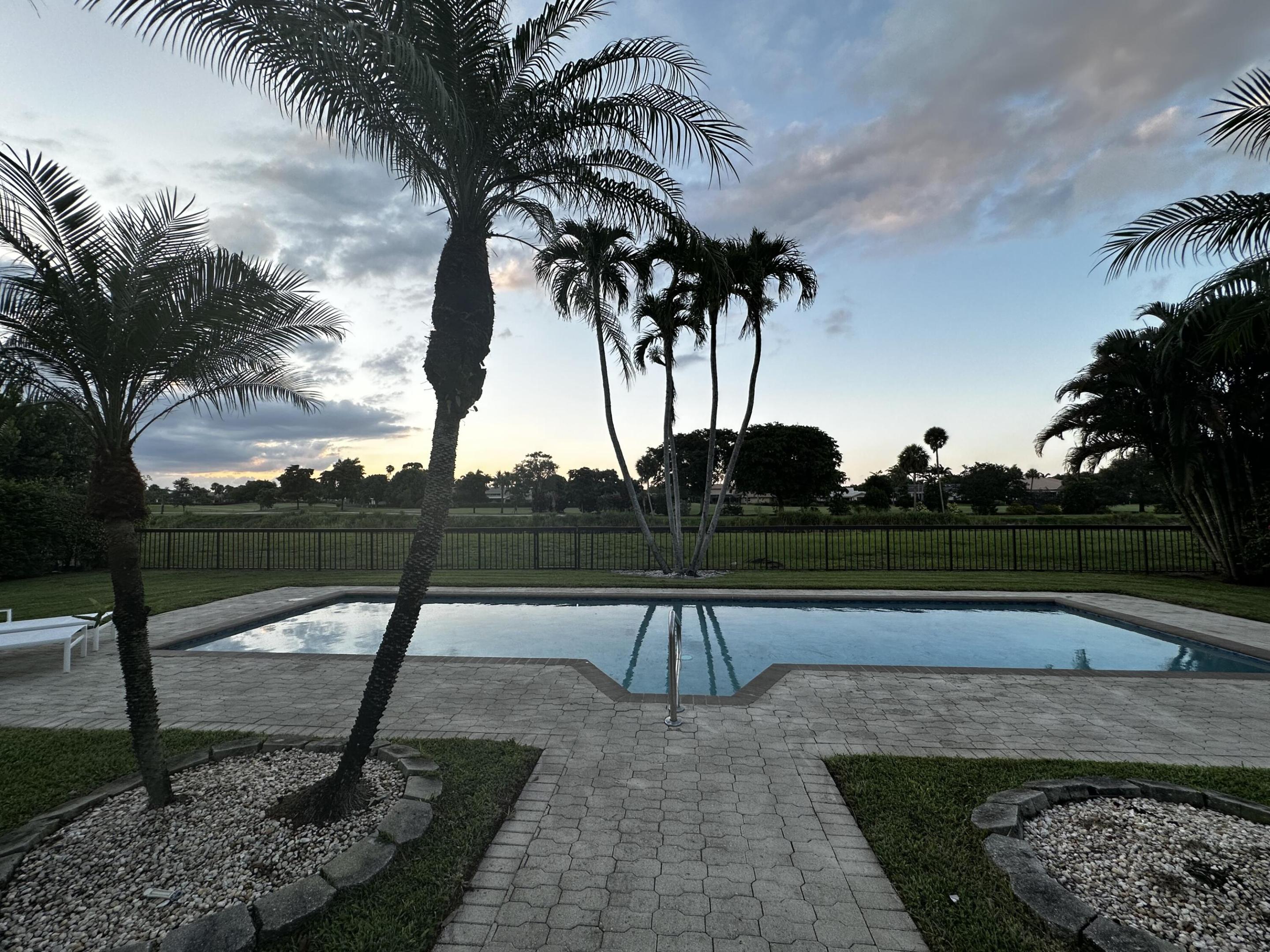 4180 Bocaire Boulevard