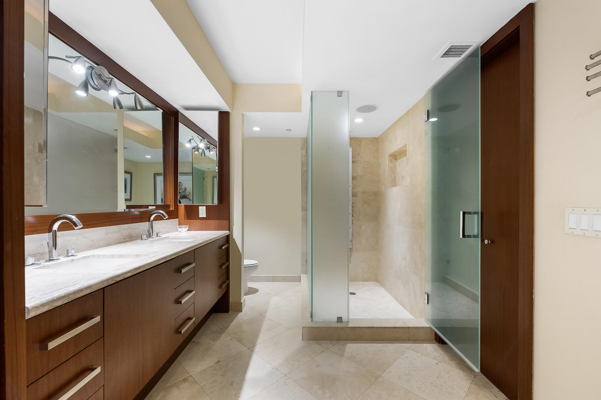 16400 Collins Avenue 1046, Sunny Isles Beach Unit: 1046