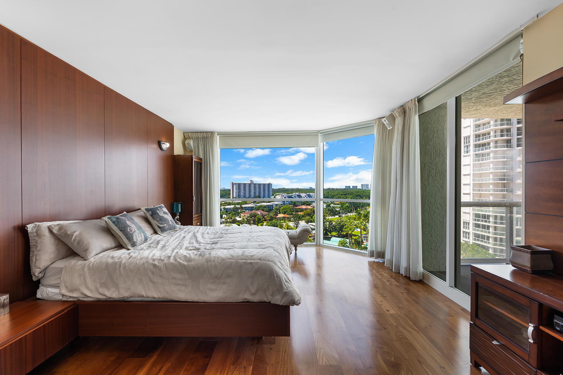 16400 Collins Avenue 1046, Sunny Isles Beach Unit: 1046