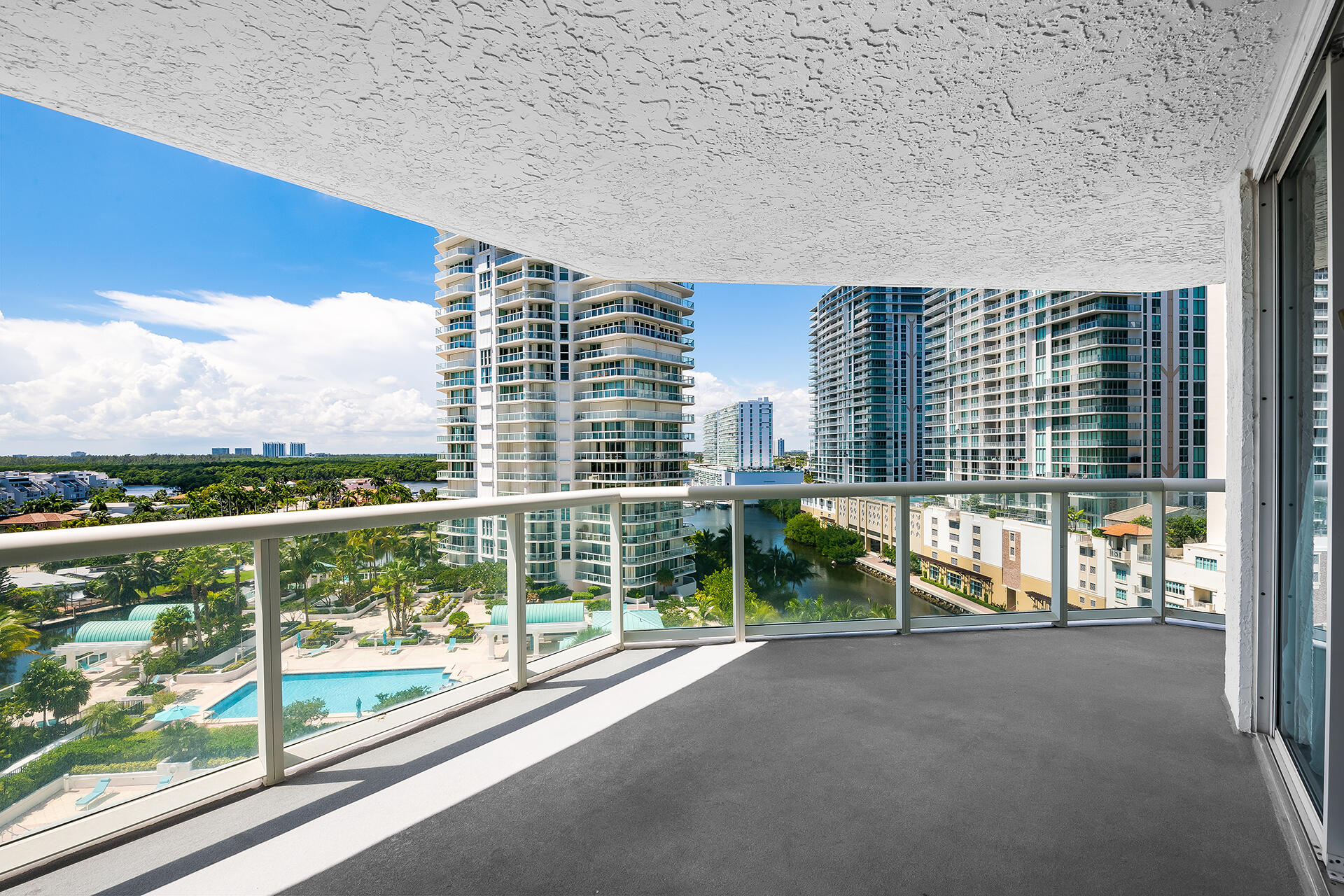 16400 Collins Avenue 1046, Sunny Isles Beach Unit: 1046