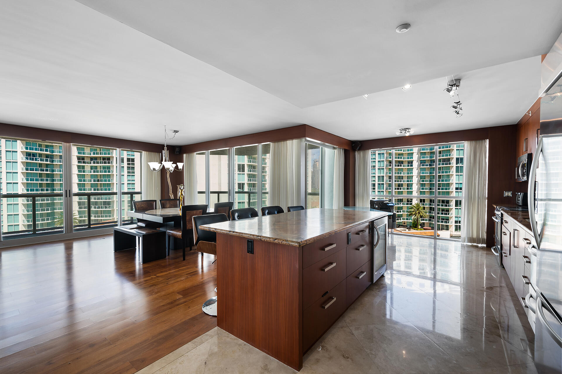 16400 Collins Avenue 1046, Sunny Isles Beach Unit: 1046