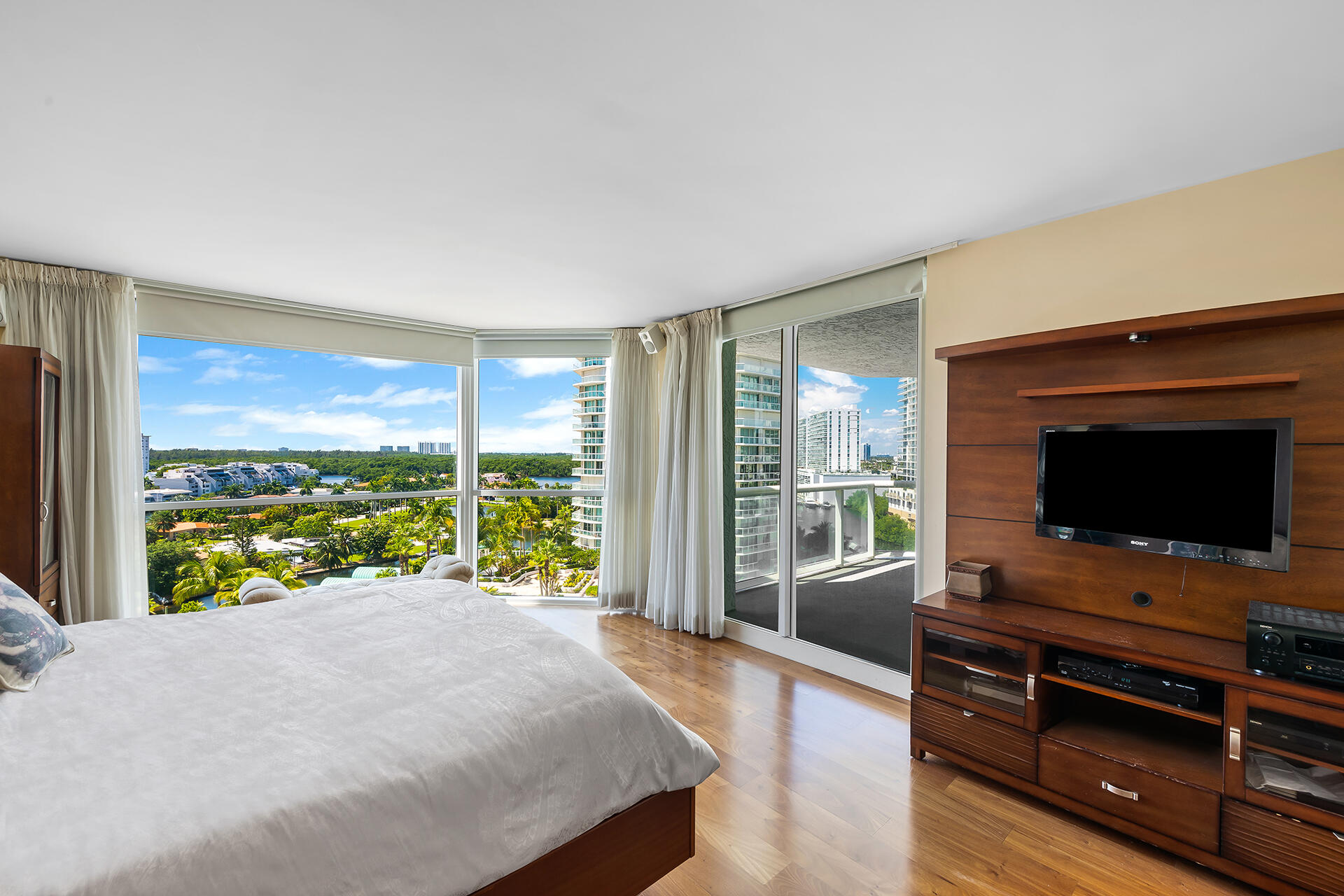 16400 Collins Avenue 1046, Sunny Isles Beach Unit: 1046