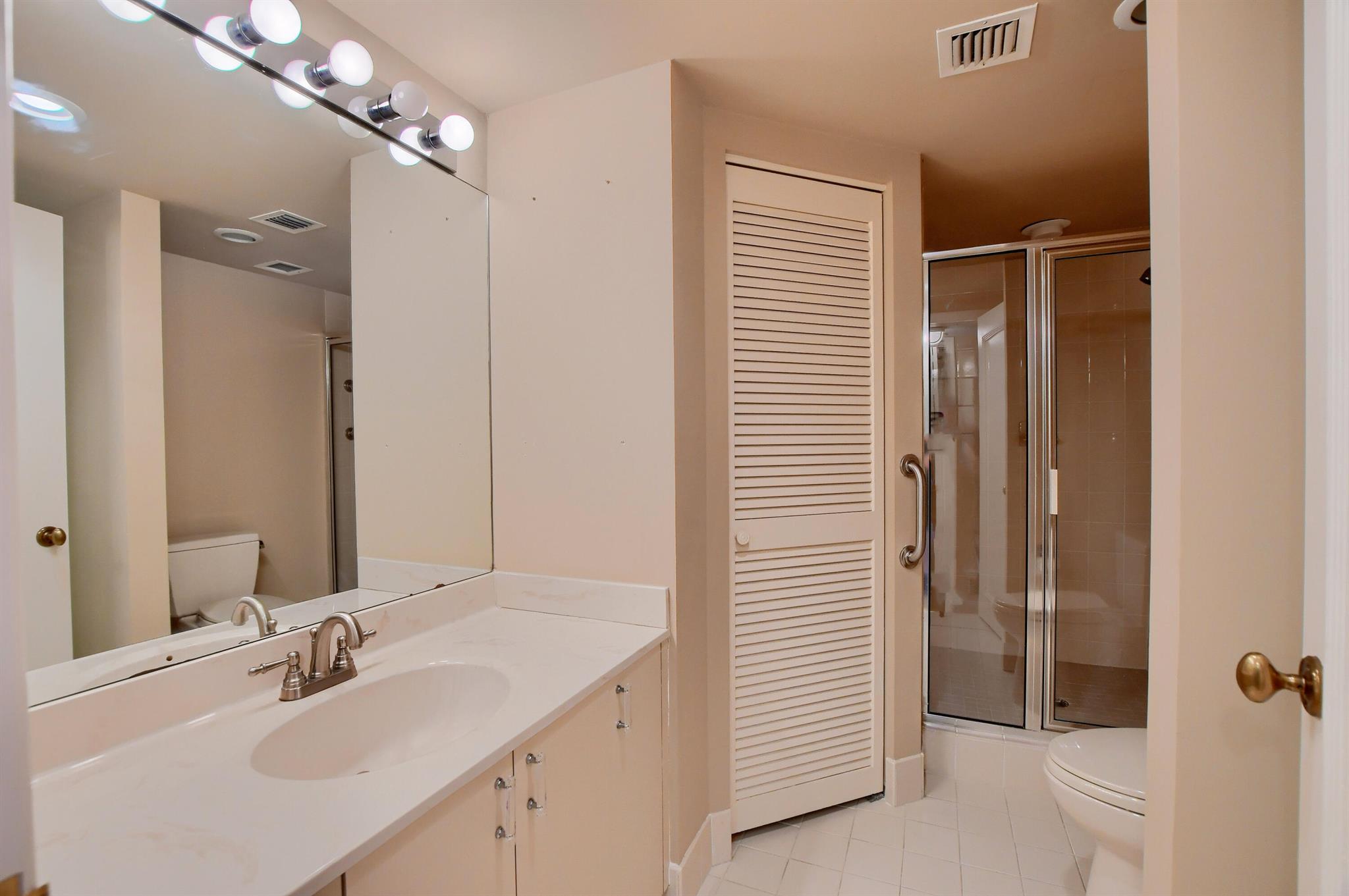 100 SE 5th Avenue 101