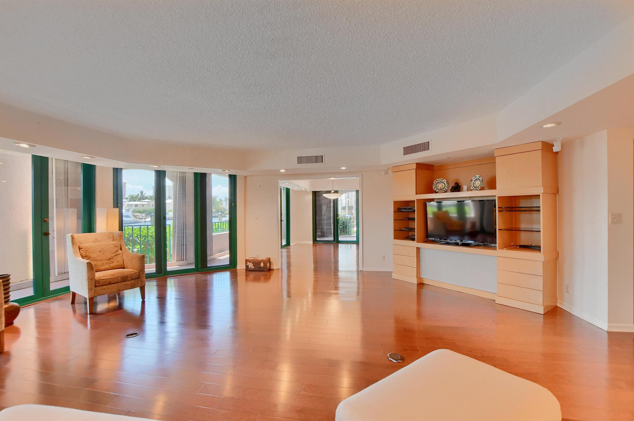 100 SE 5th Avenue 101