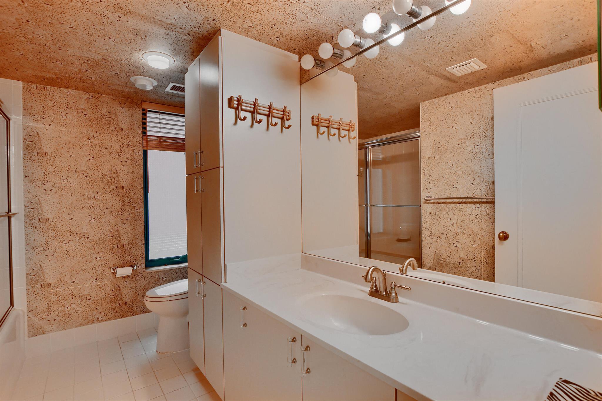 100 SE 5th Avenue 101