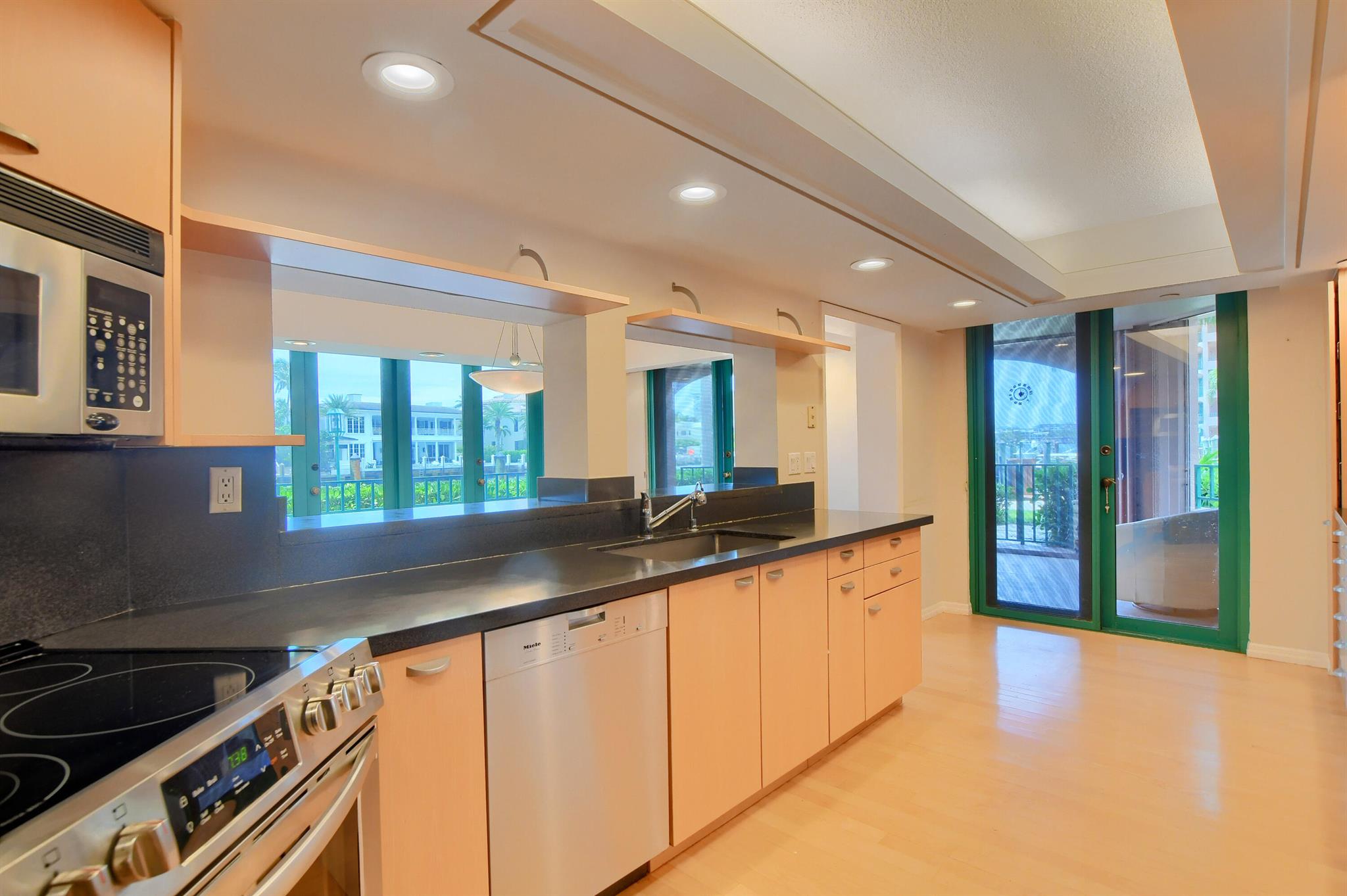 100 SE 5th Avenue 101