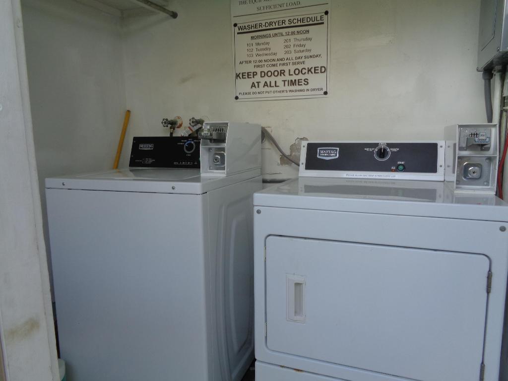 2751 NE 1st Street 101