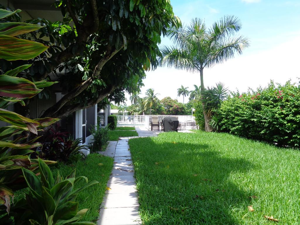 2751 NE 1st Street 101