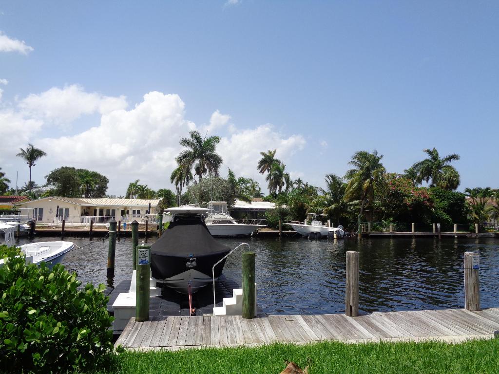 2751 NE 1st Street 101