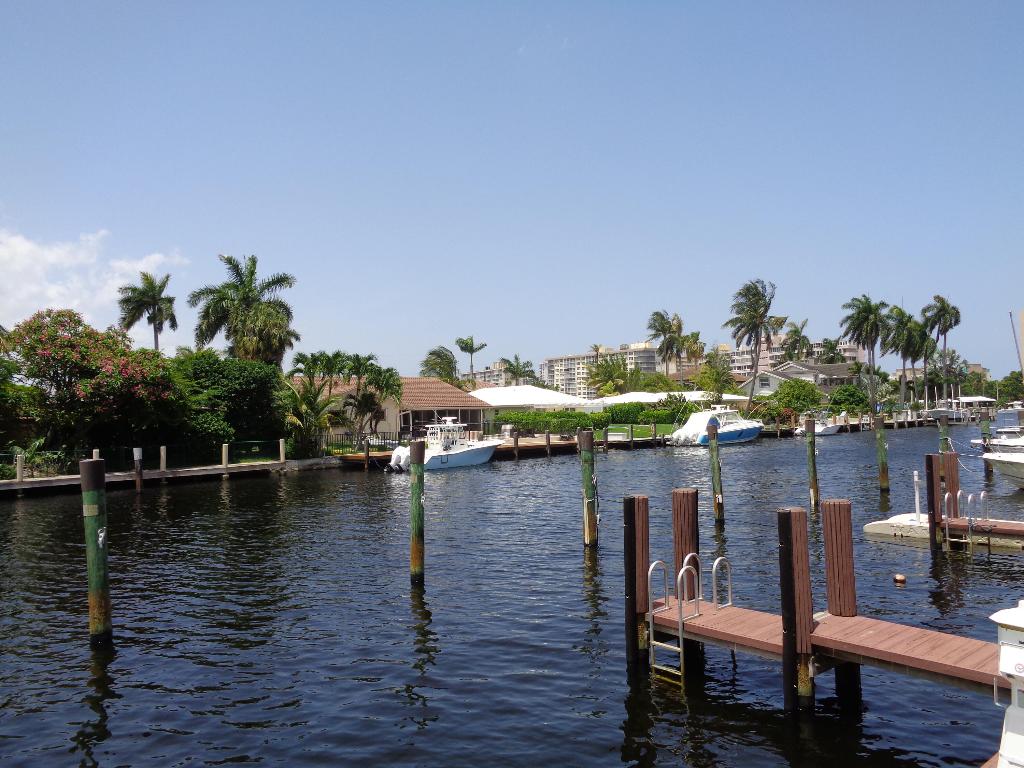 2751 NE 1st Street 101