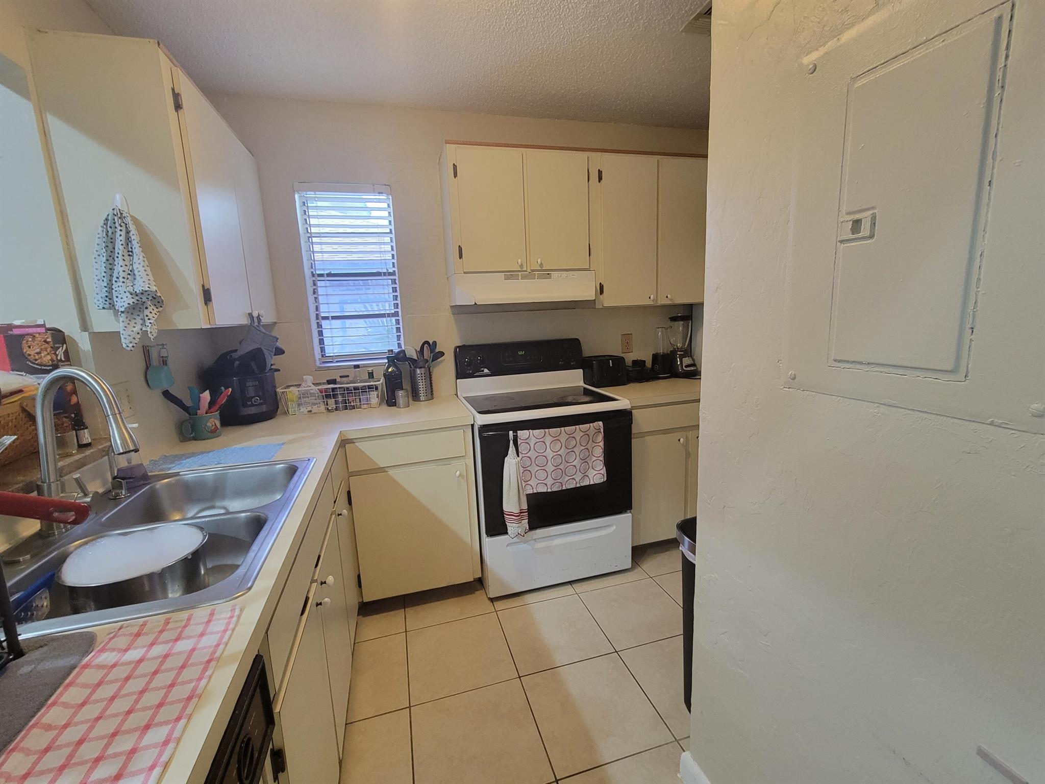 435 Canal Pointe S 1420