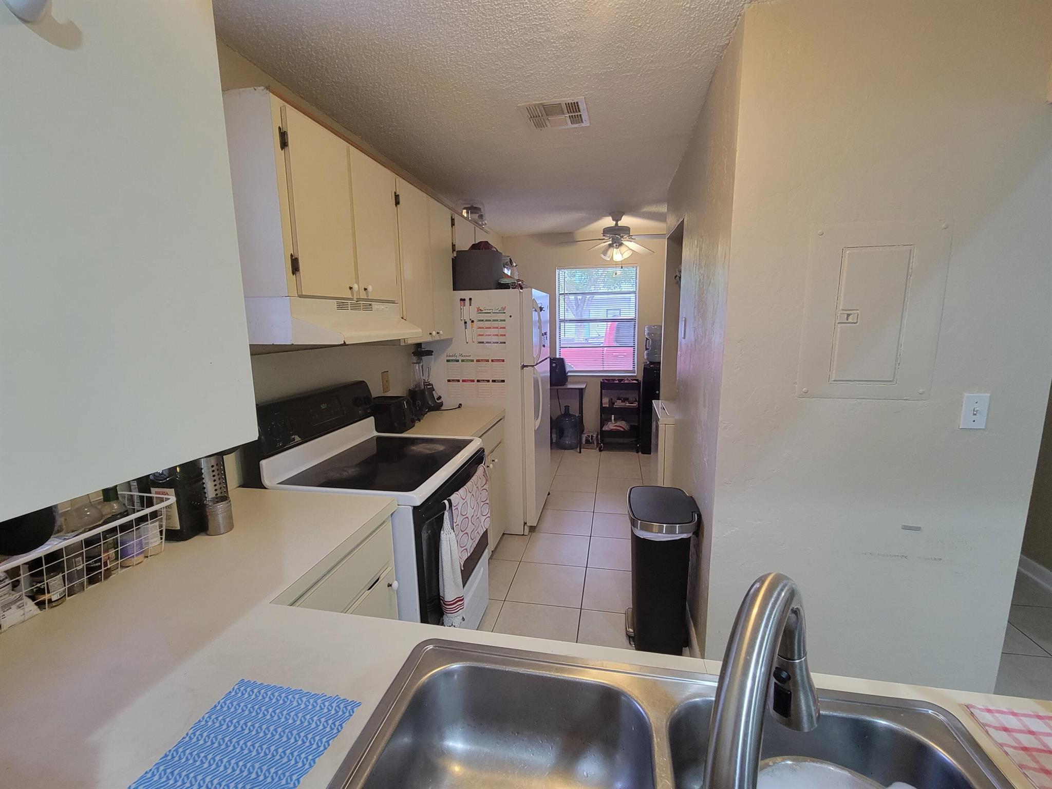 435 Canal Pointe S 1420