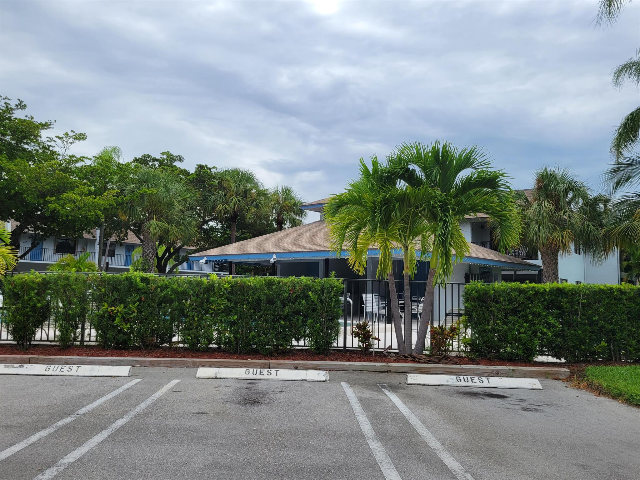 435 Canal Pointe S 1420