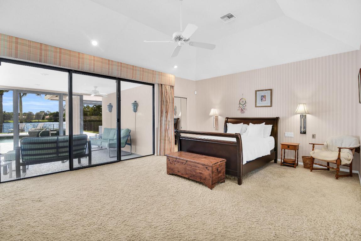 4698 Bocaire Boulevard