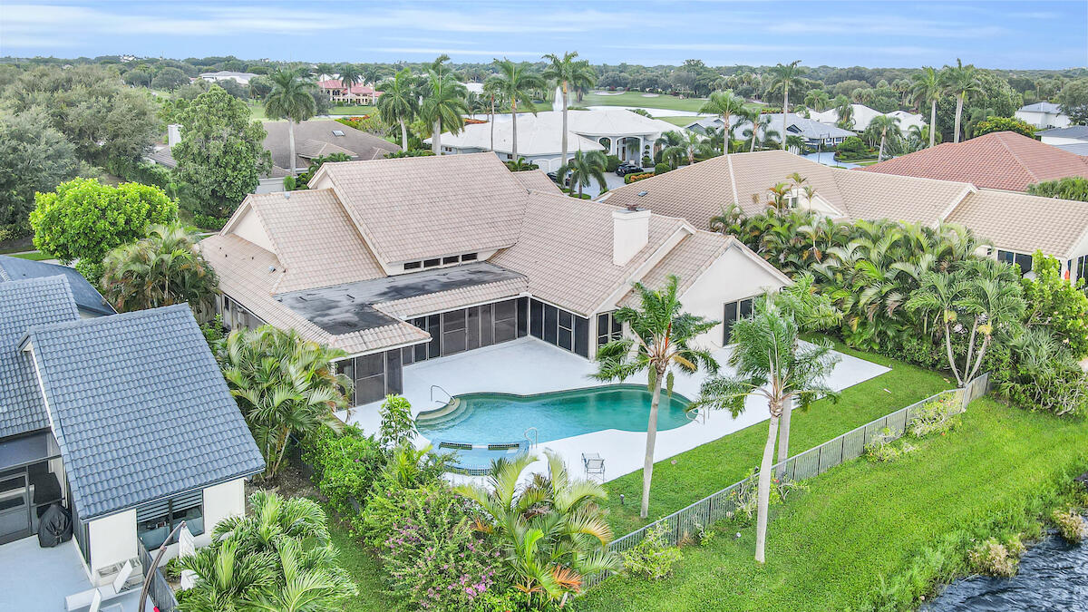 4698 Bocaire Boulevard